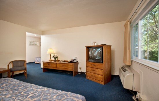 Welcome To The Jackson Lodge - Guest Rooms Interior